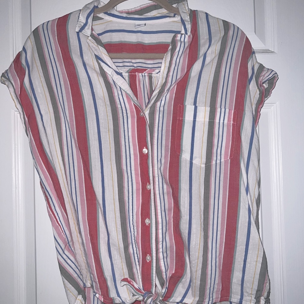Short sleeve striped button up from Old Navy. Small tie up knot at the bottom.